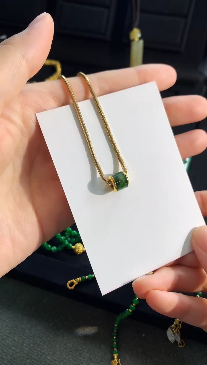 【闪购商品】翡翠吊坠(不含链)18K金镶嵌吊坠