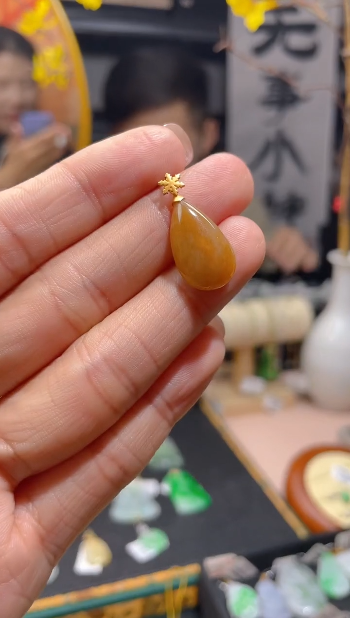 【闪购商品】翡翠颈饰18K金镶嵌假一赔三