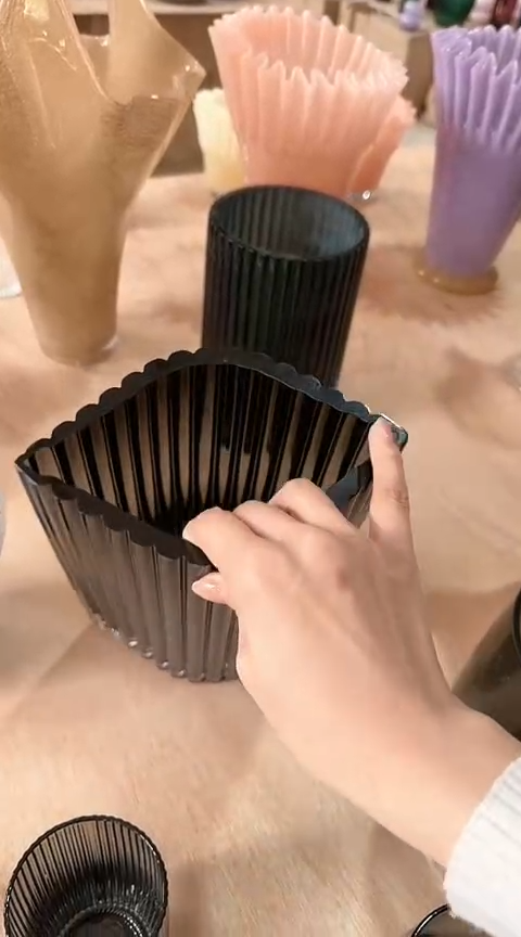 【闪购商品】玻璃黑色竖条纹