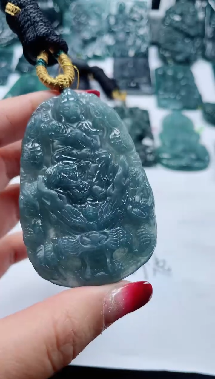 【闪购商品】翡翠颈饰未镶嵌                