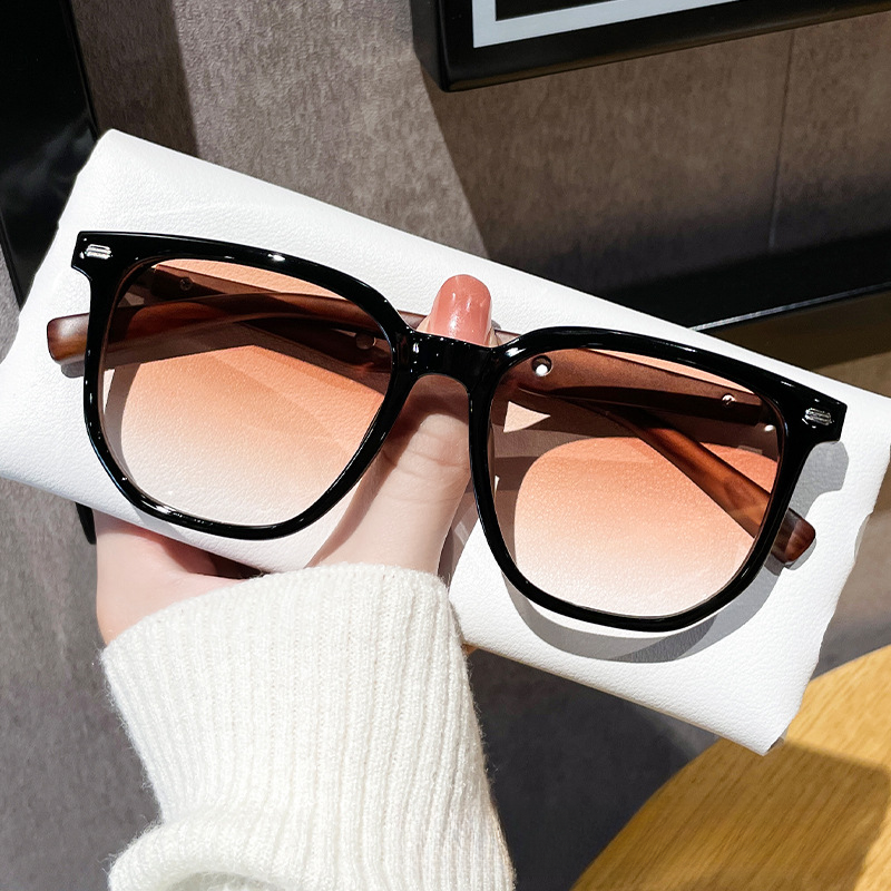 2025新款时尚方框太阳镜男木纹腿大框显脸小素颜百搭墨镜女可代发