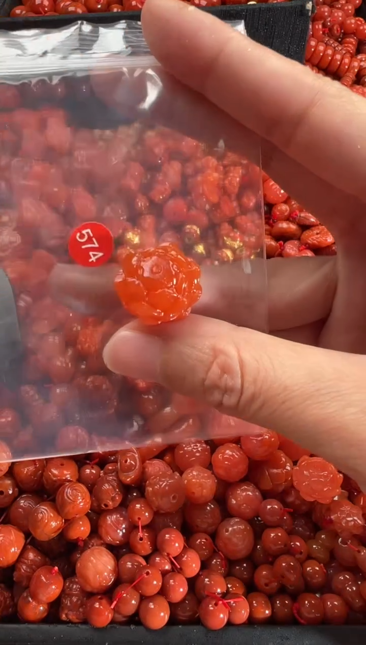 【闪购商品】南红玛瑙颈饰未镶嵌1