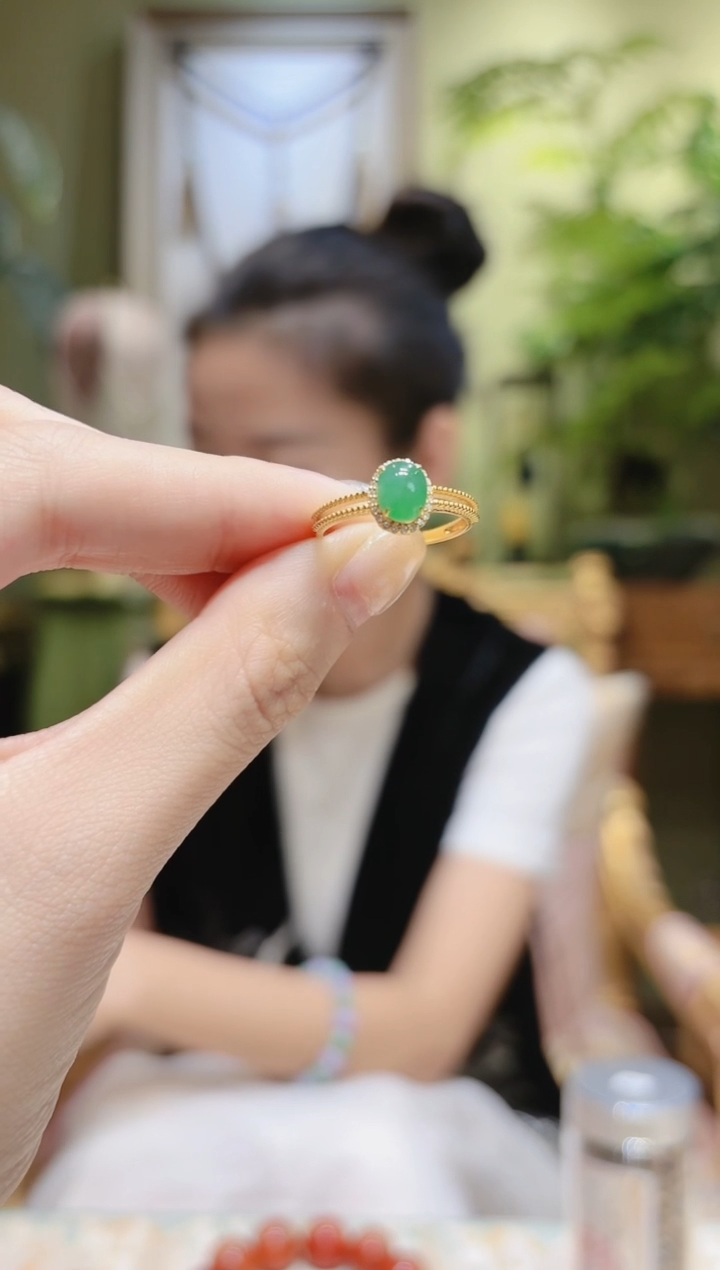 【闪购商品】翡翠戒指18K金镶嵌蛋面翡翠戒指