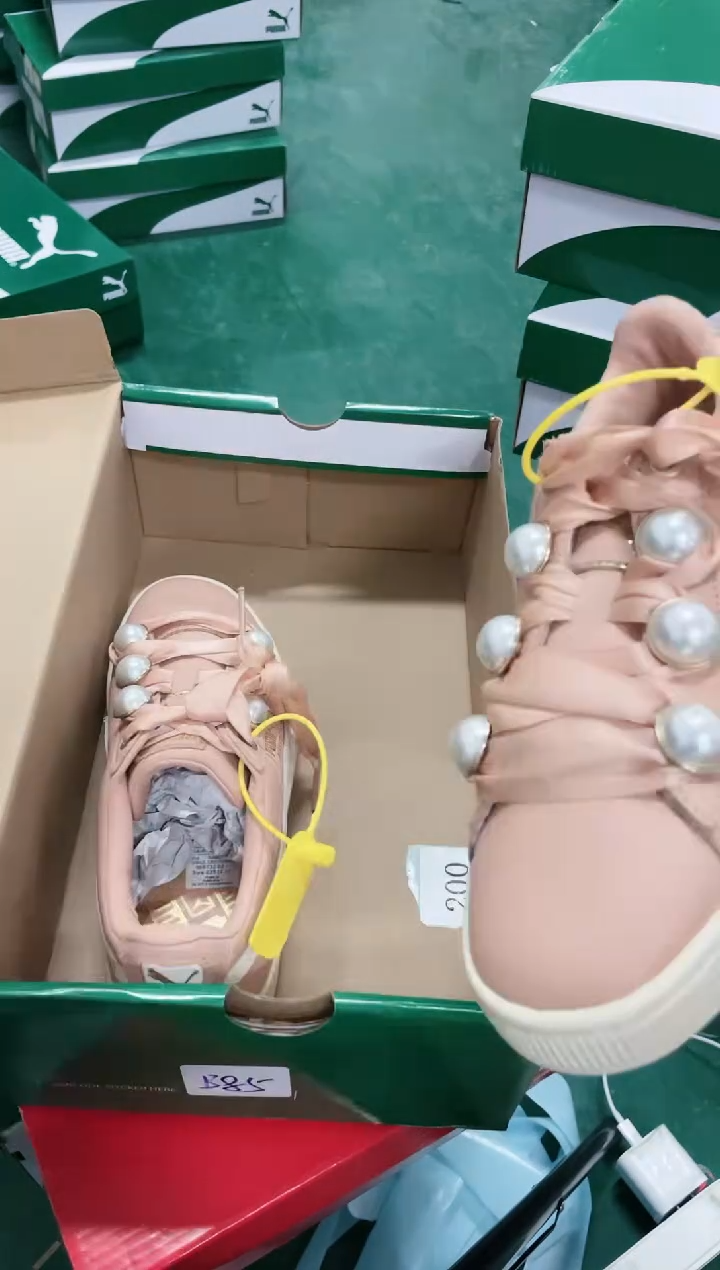 彪马时尚运动休闲鞋36M  D121