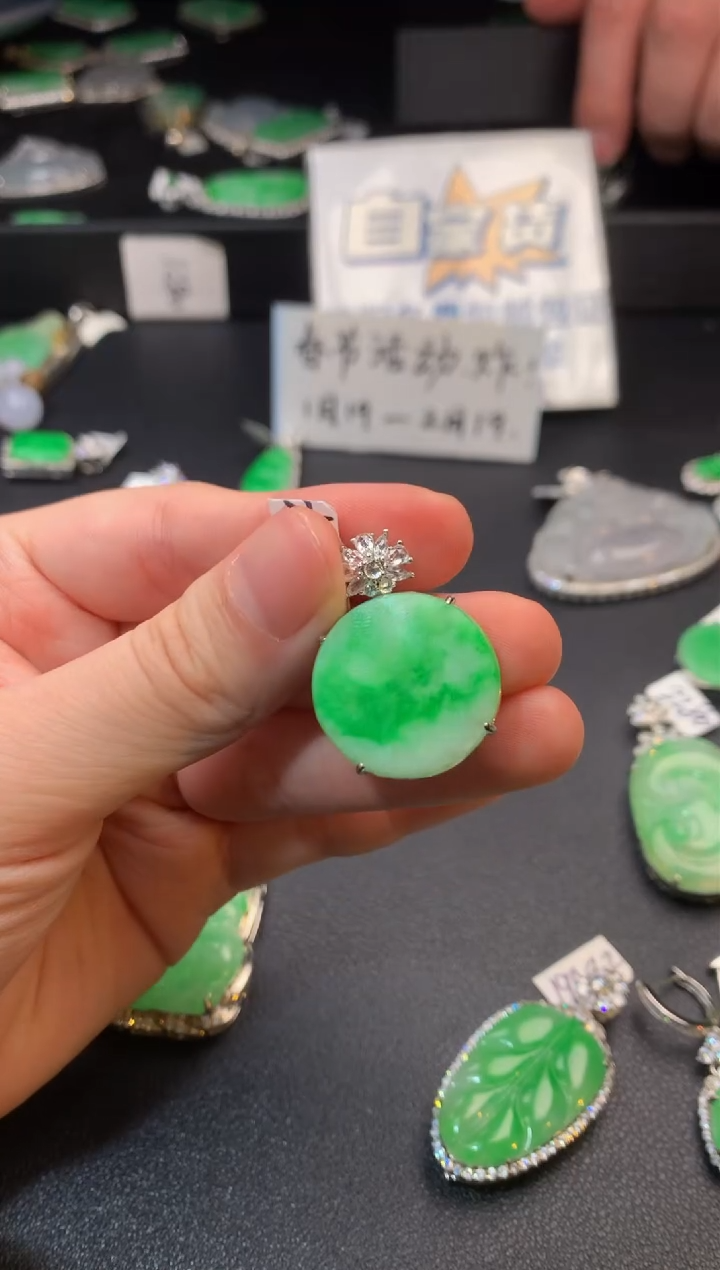 【闪购商品】翡翠颈饰银S925镶嵌翡翠