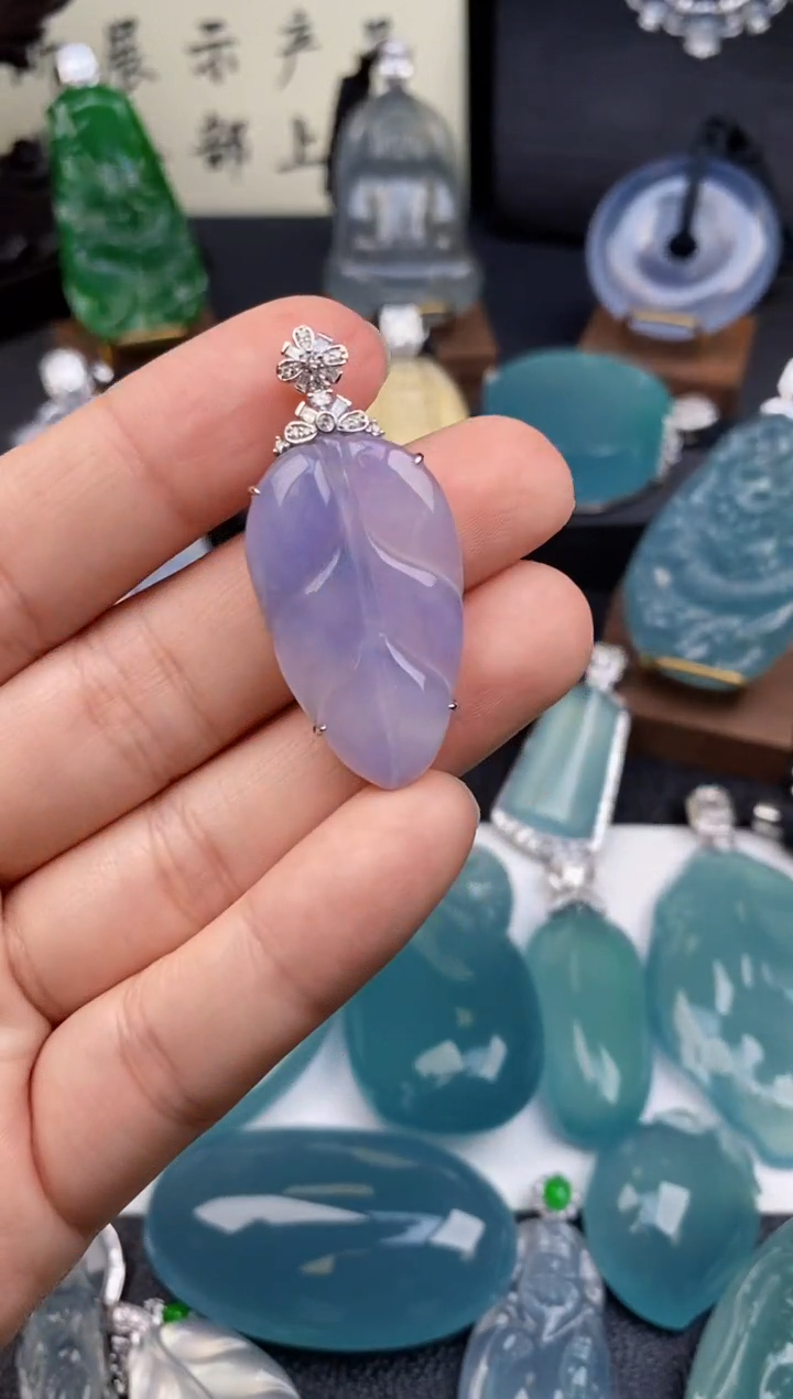 【闪购商品】翡翠颈饰18K金镶嵌叶子