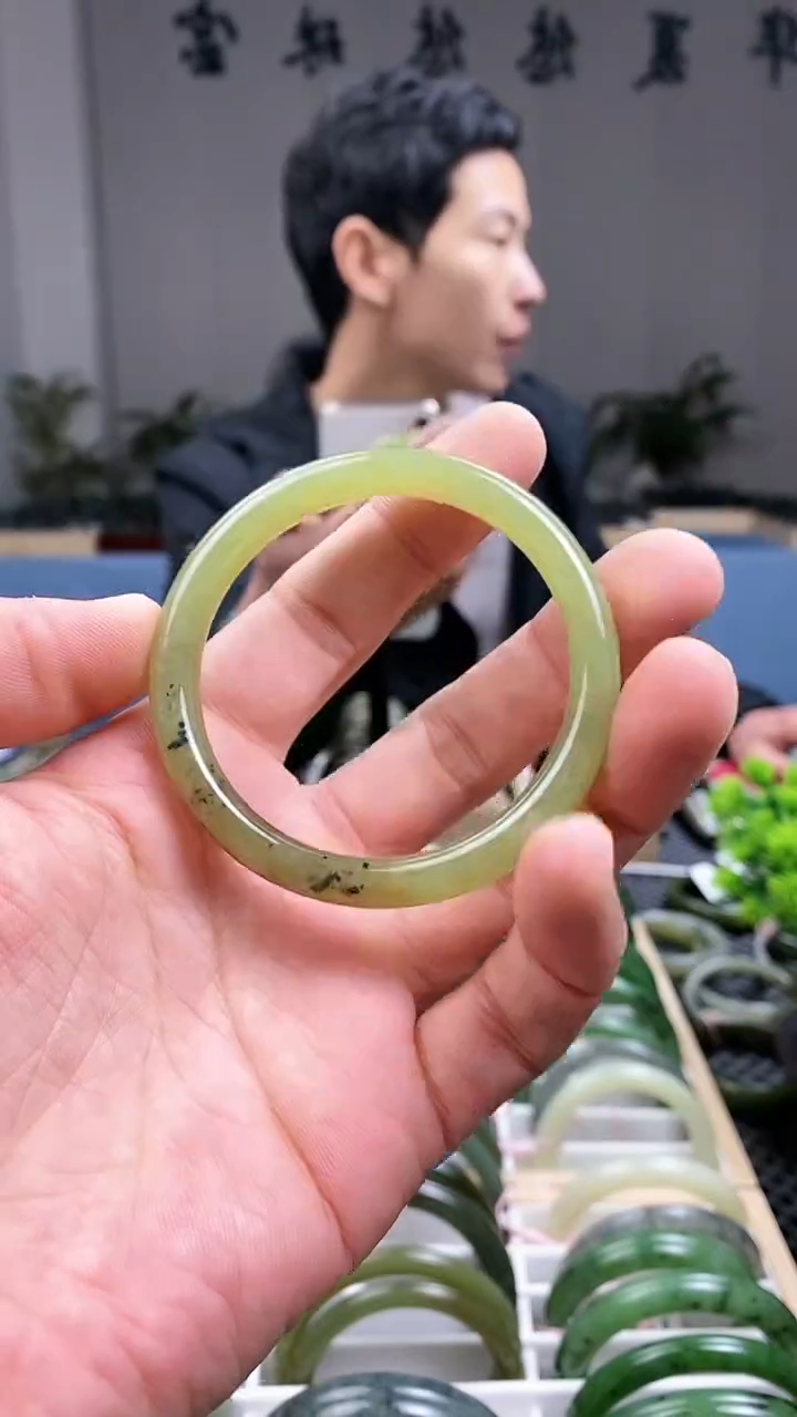 【闪购商品】和田玉手镯未镶嵌53