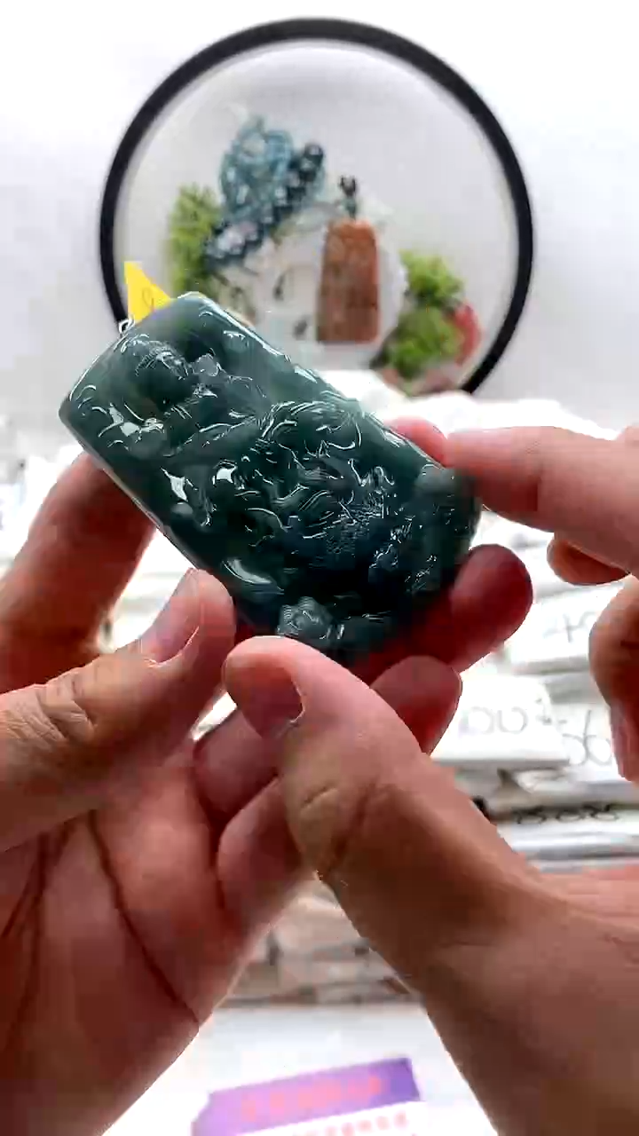 翡翠未镶嵌颈饰普贤