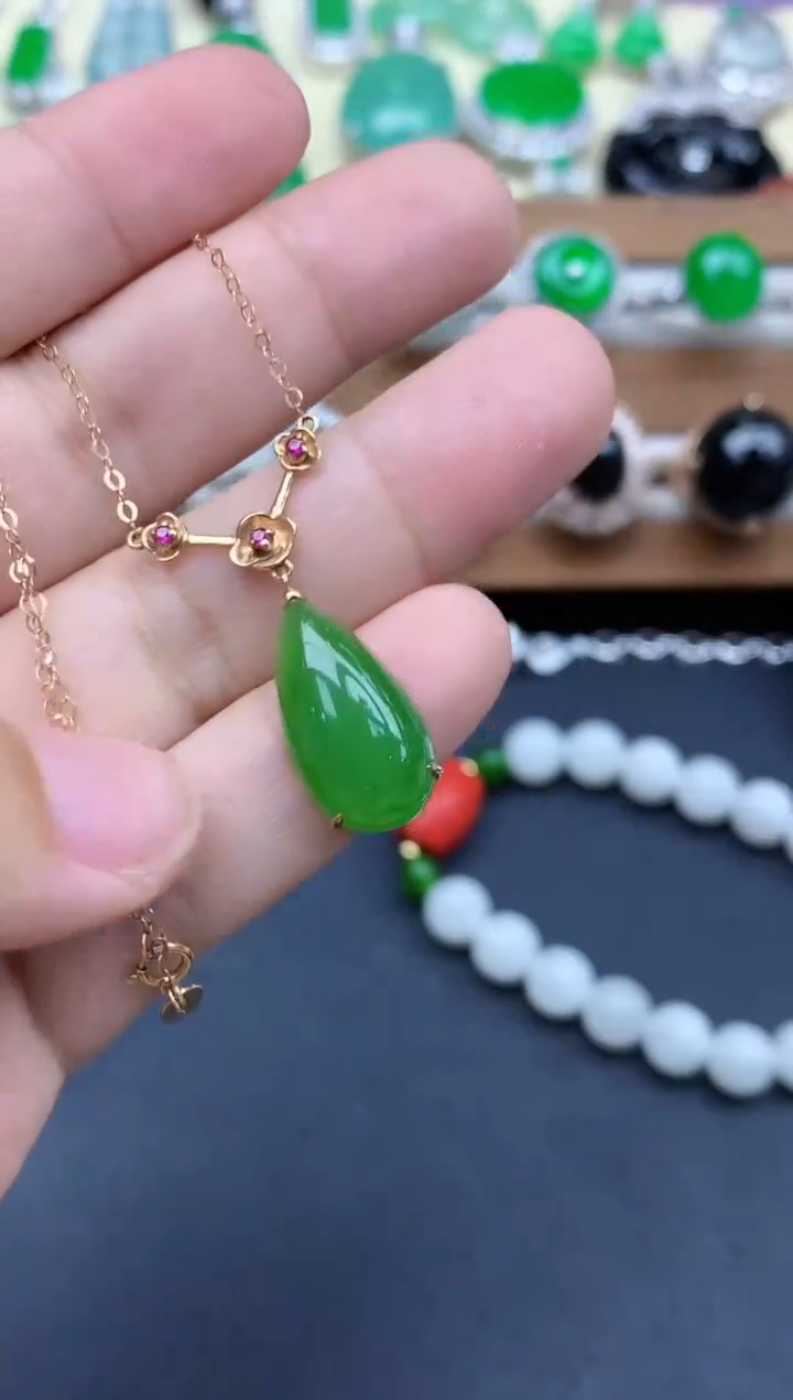 颈饰18K金镶嵌和田玉（碧玉）362-中国好珍宝