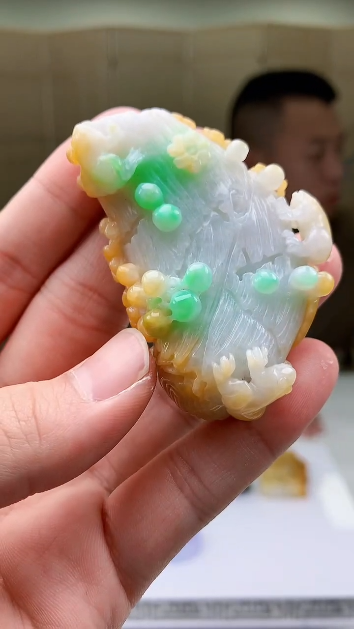 【闪购商品】定制翡翠未镶嵌4812bb-毛货挂件