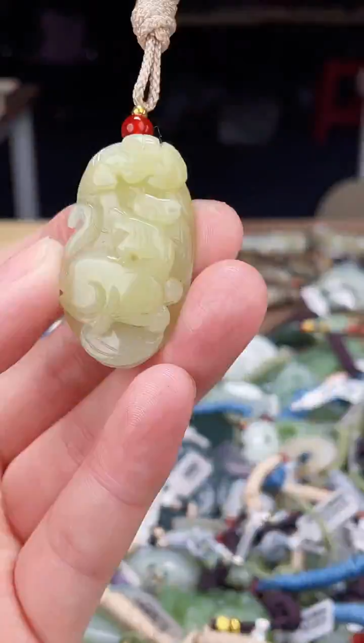 颈饰未镶嵌和田玉1