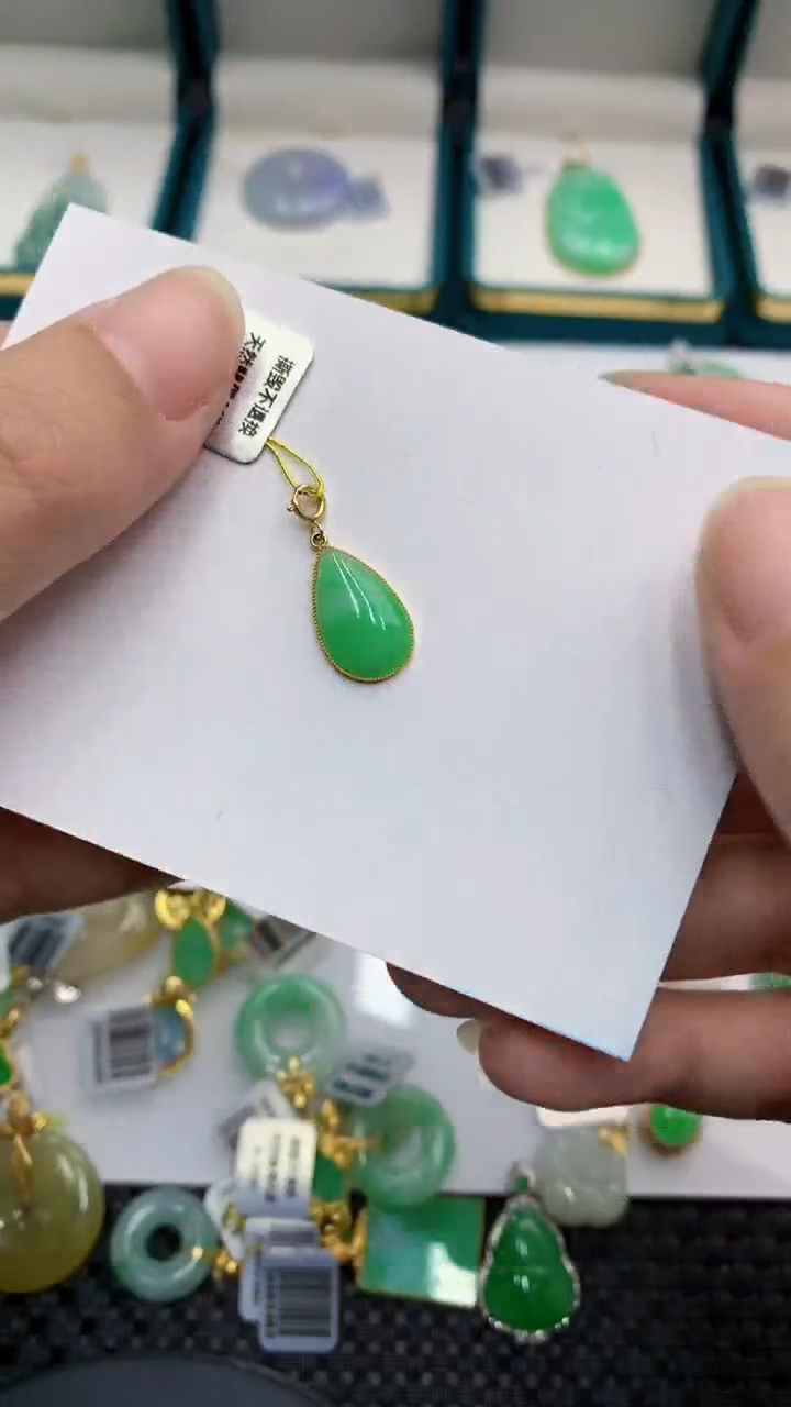 【闪购商品】翡翠颈饰18K金镶嵌            8