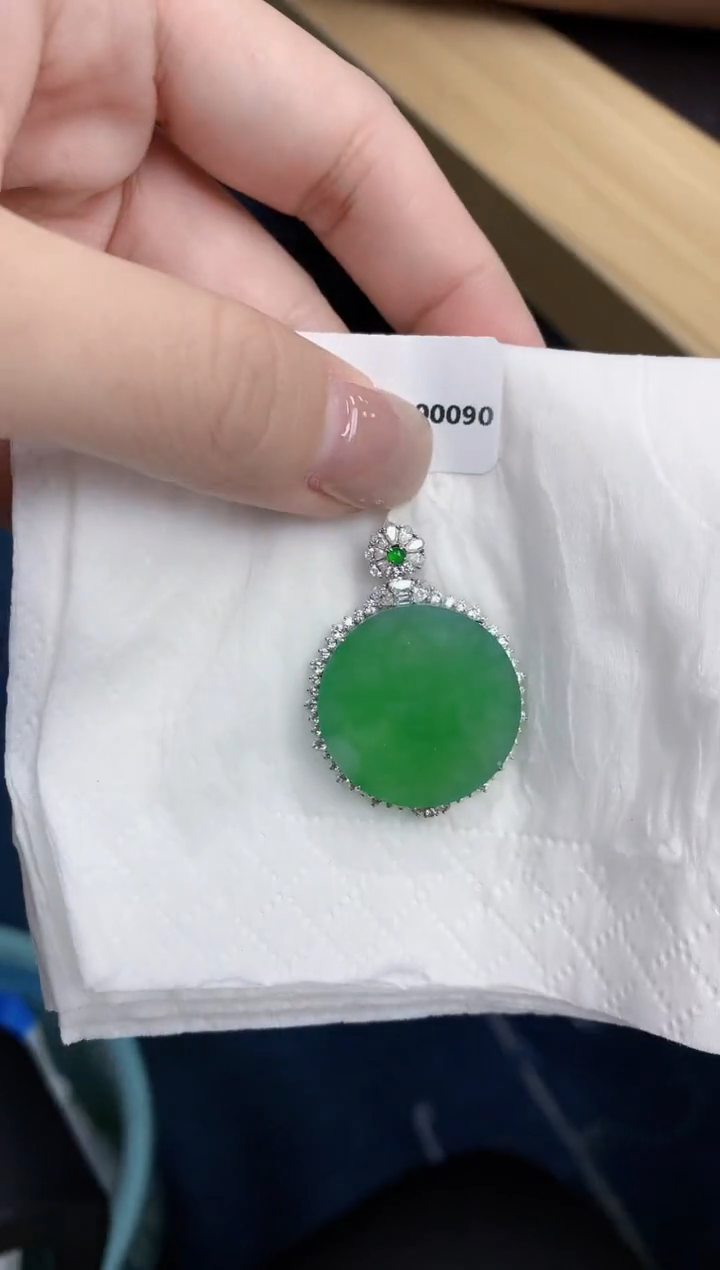 【闪购商品】翡翠颈饰18K金镶嵌天然缅甸翡翠A货