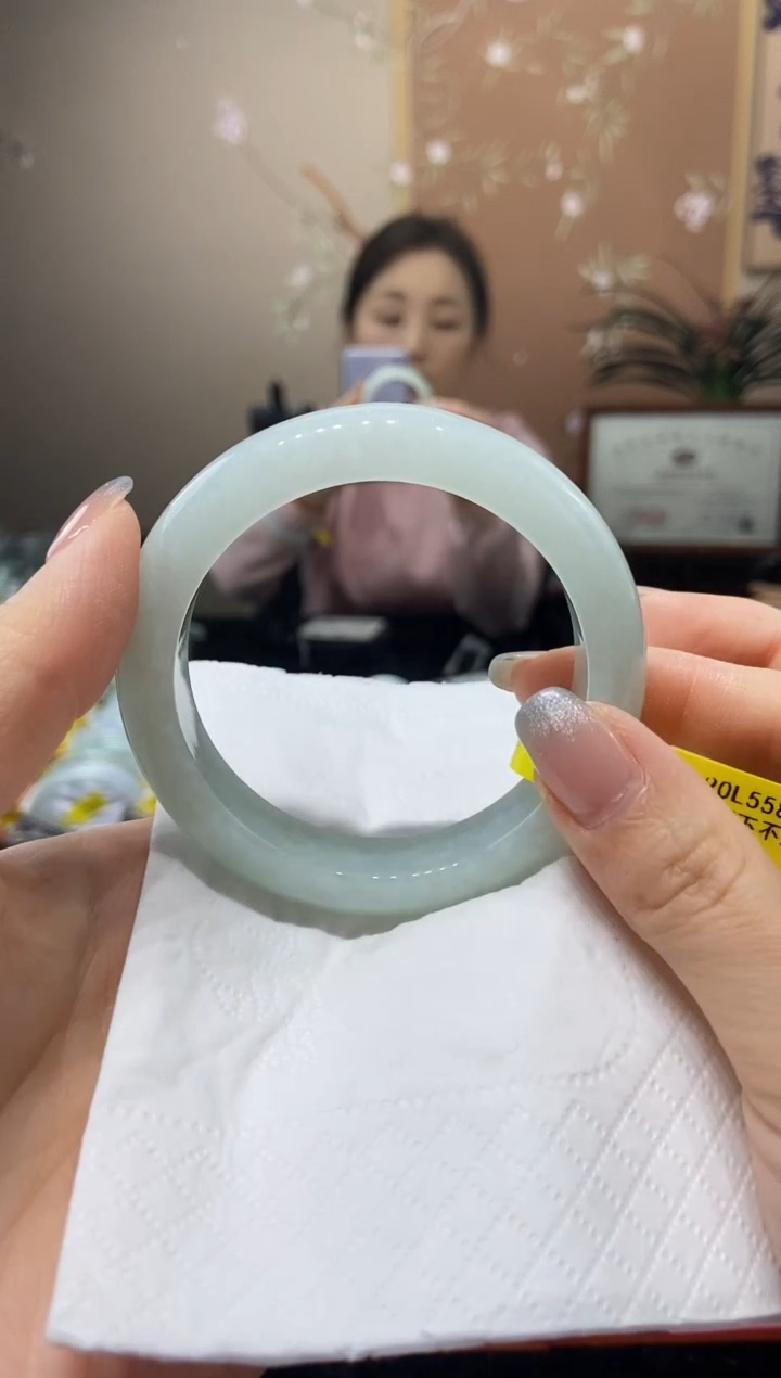 【闪购商品】翡翠未镶嵌手镯55.8圈口