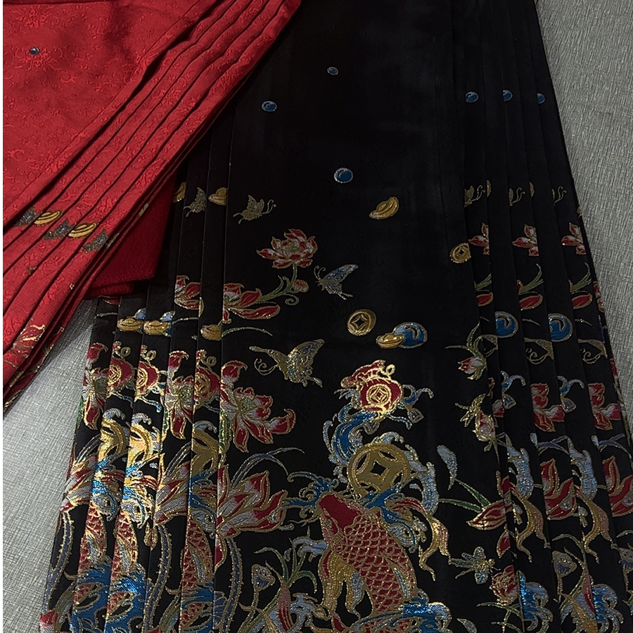 2025新款锦鲤妆花马面裙女黑色马面红色马面妆花