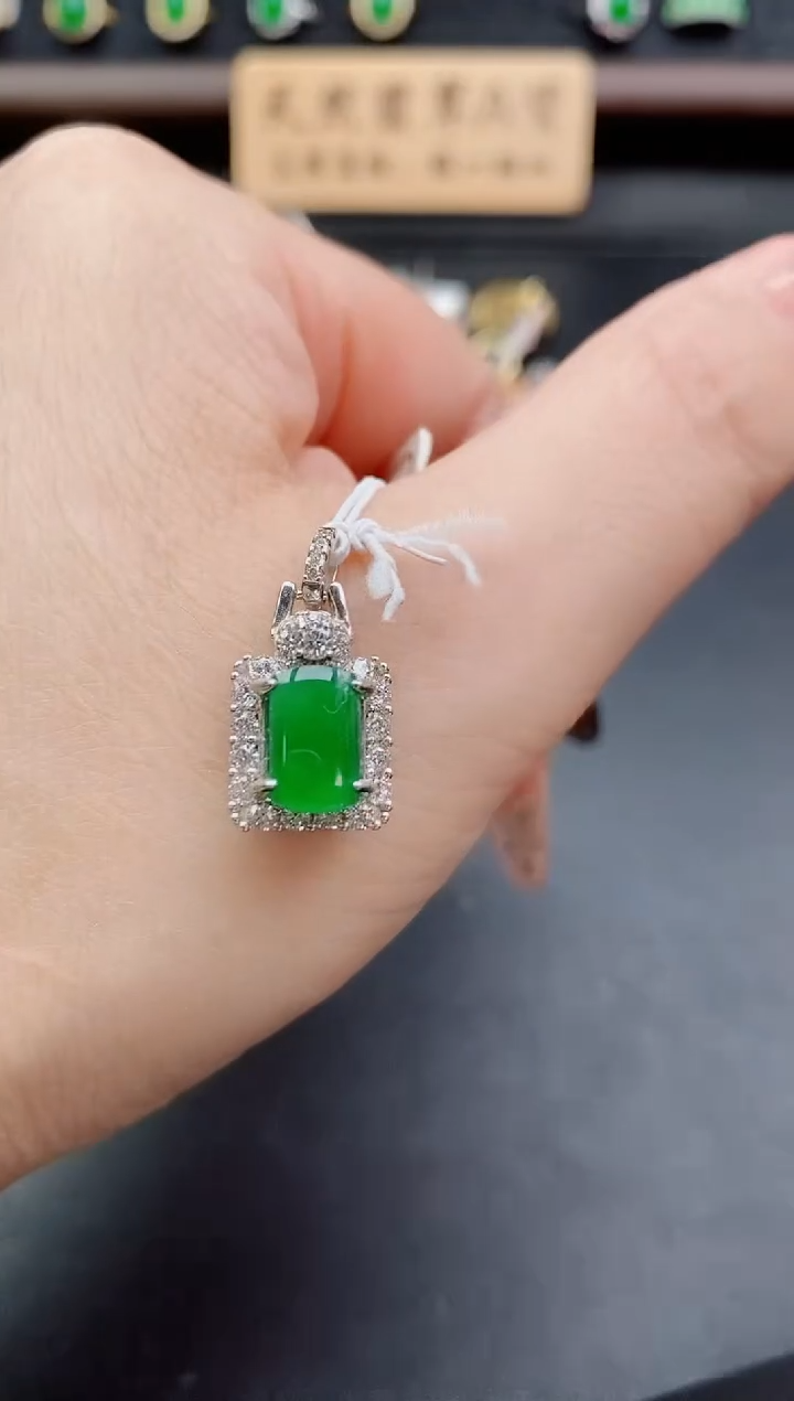 吊坠(赠链)银S925镶嵌翡翠1