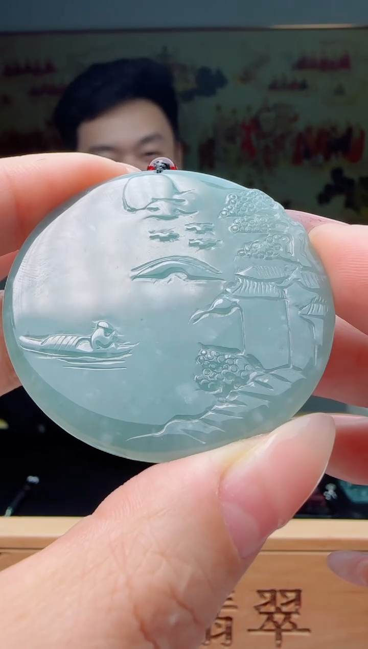 【闪购商品】翡翠颈饰未镶嵌浅浮雕山水多样性随机一件发货