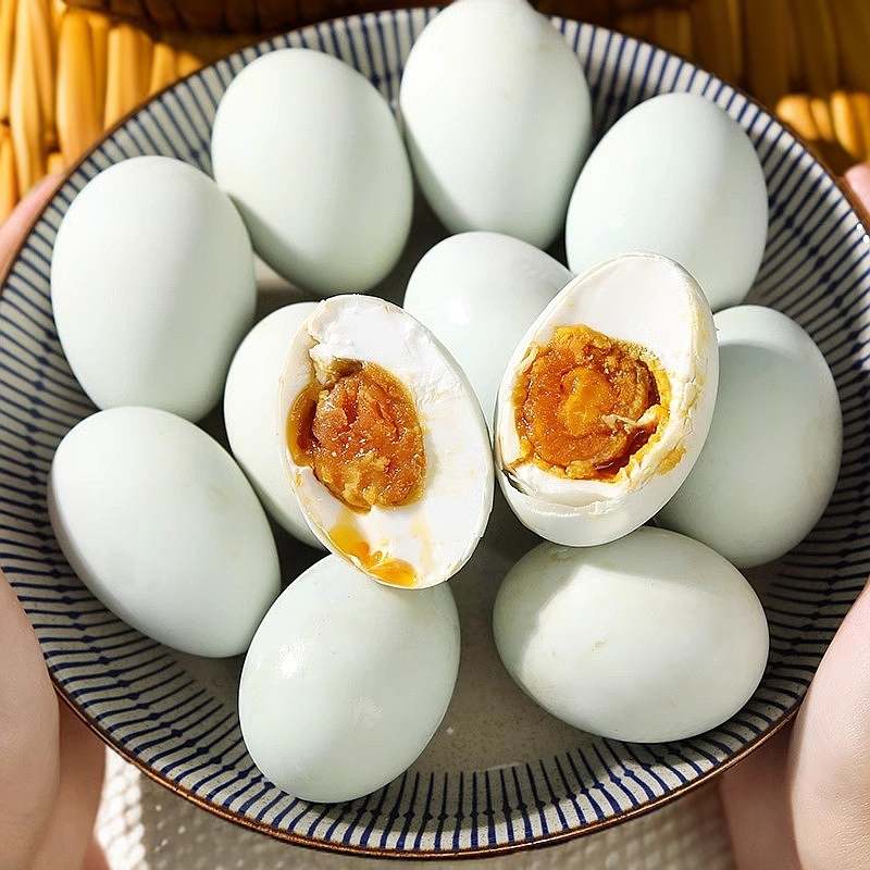 正宗流油即食熟咸蛋红心流油咸鸭蛋60-70g
