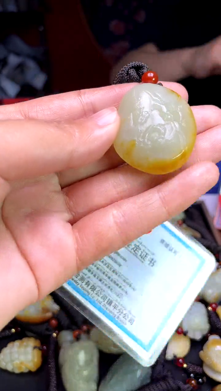 和田玉未镶嵌颈饰1