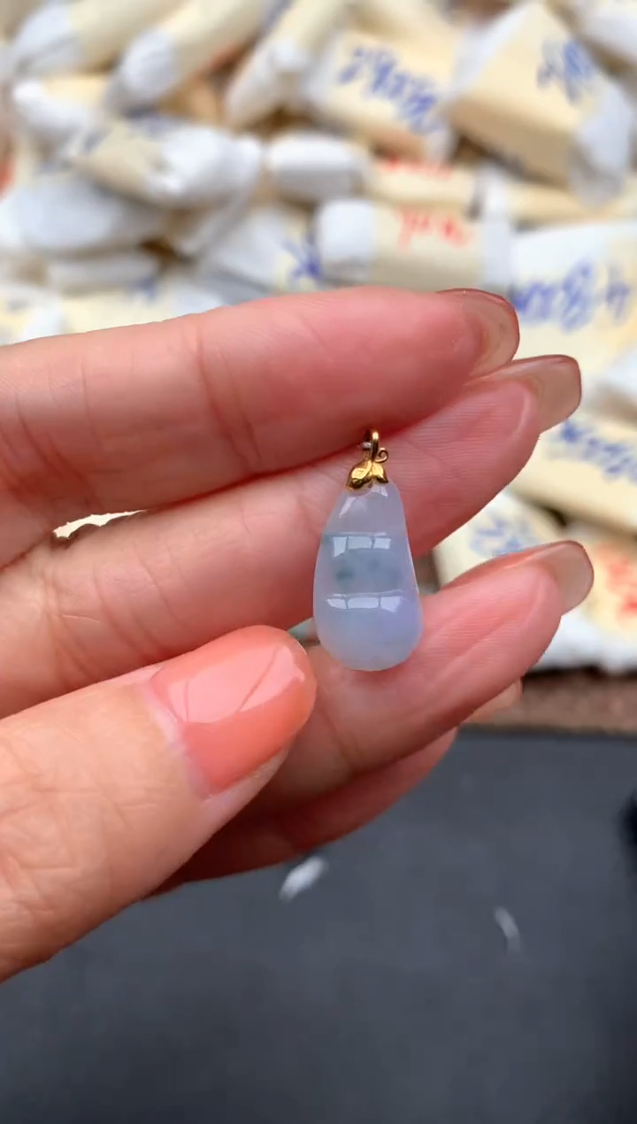 18K金镶嵌挂件翡翠1