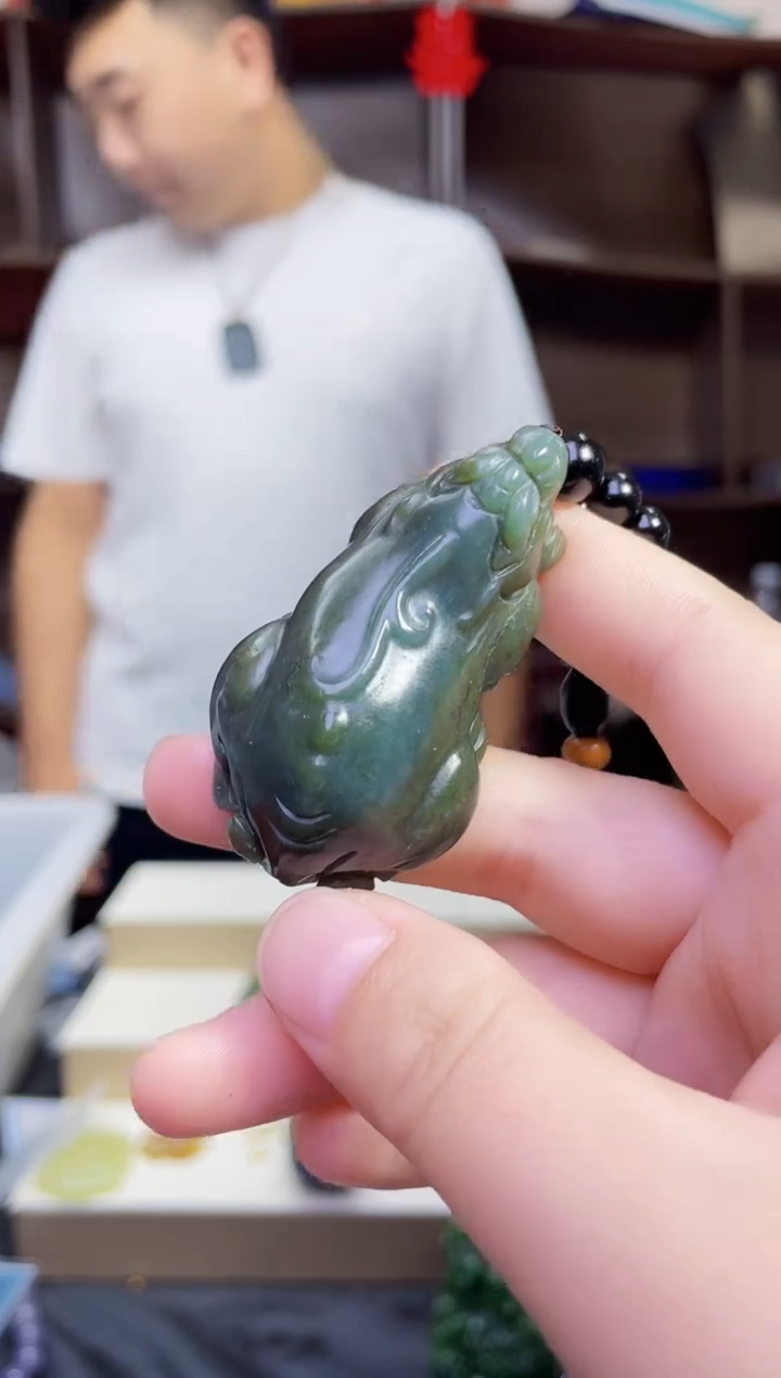 和田玉未镶嵌颈饰1