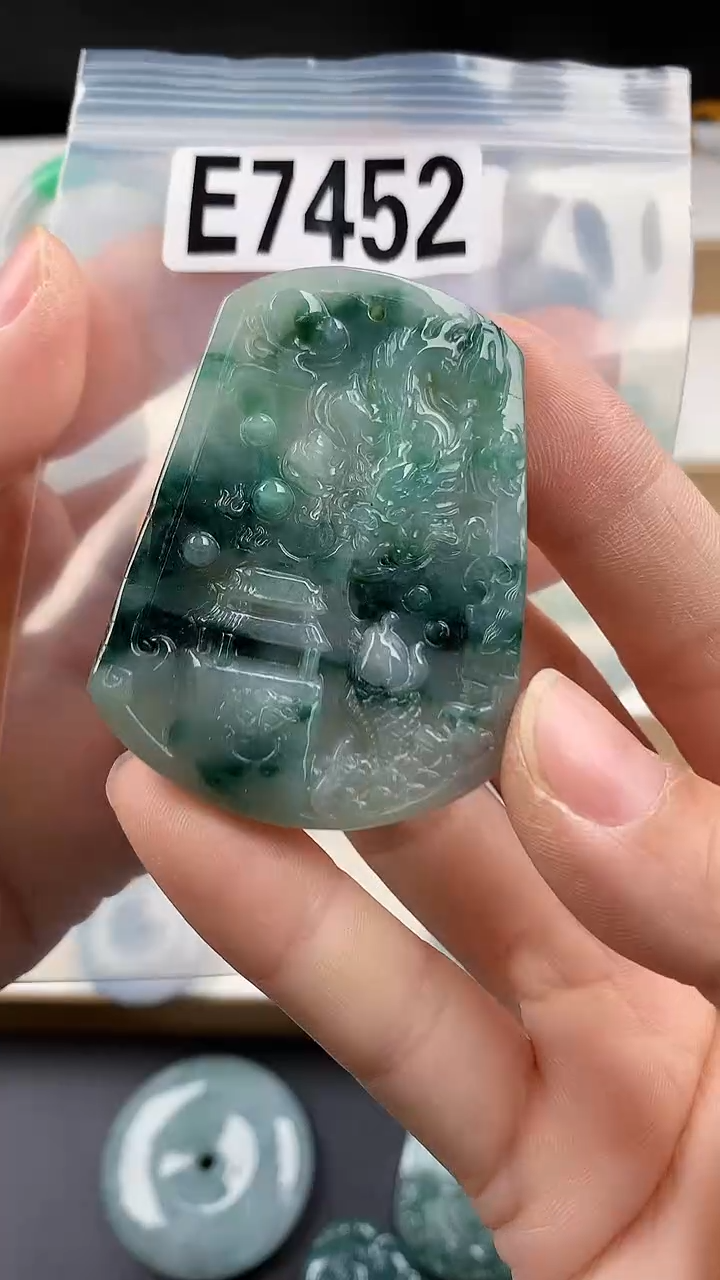 颈饰未镶嵌翡翠天然翡翠吊坠挂件