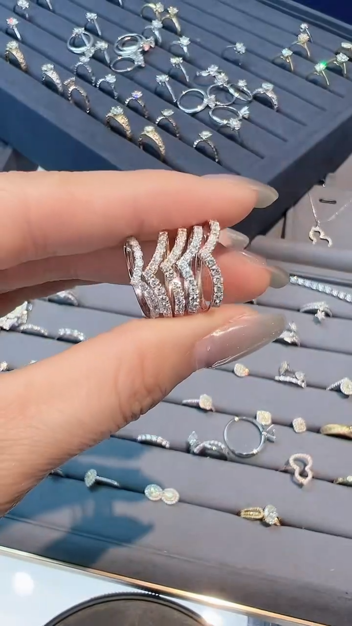 【闪购商品】钻石戒指/指环18K金镶嵌多样性发一