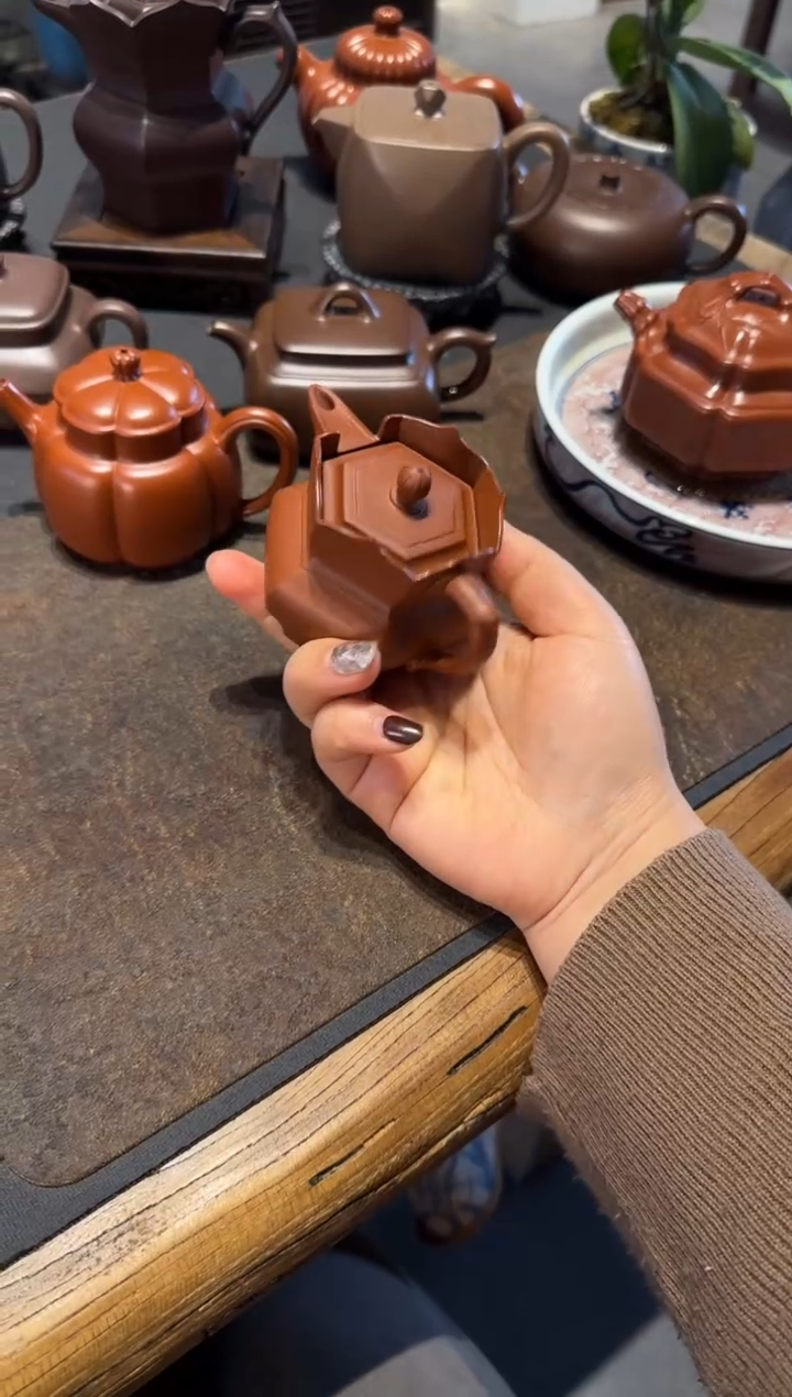 【闪购商品】紫砂茶壶朱泥小僧帽 135cc