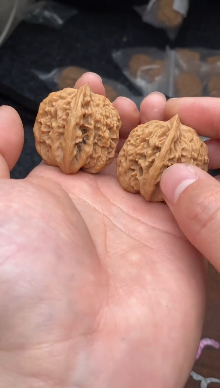 【闪购商品】文玩核桃把件G177号38尺霞云岭