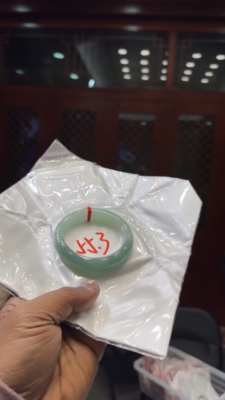 【闪购商品】翡翠手镯未镶嵌手镯