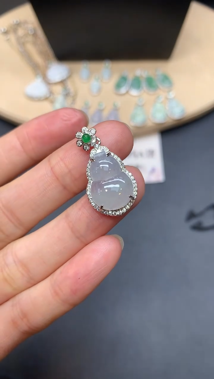 【闪购商品】翡翠吊坠(不含链)银S925镶嵌葫芦【多样性发其一】