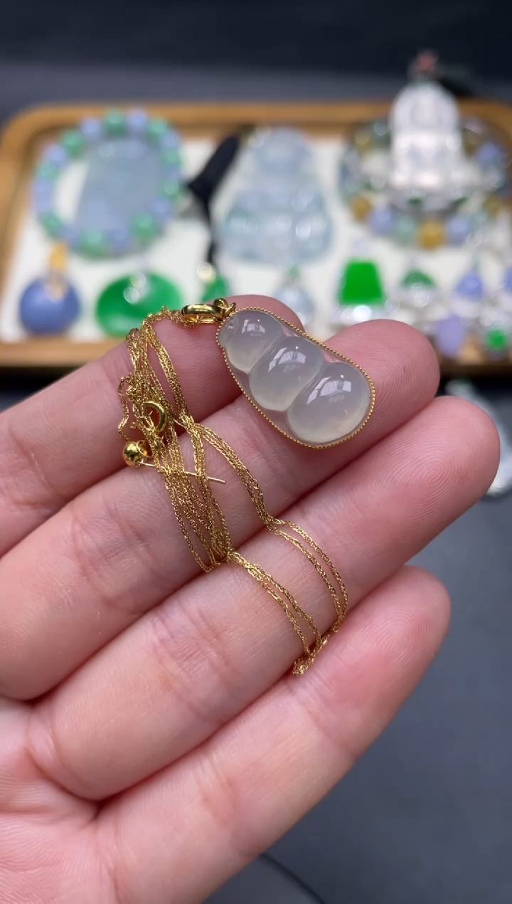 【闪购商品】翡翠颈饰18K金镶嵌61........