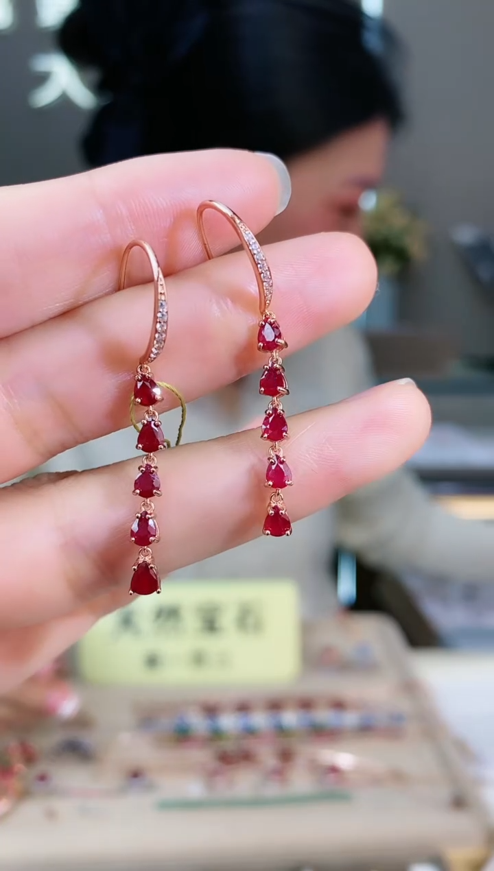 【闪购商品】红宝石耳饰银S925镶嵌耳饰