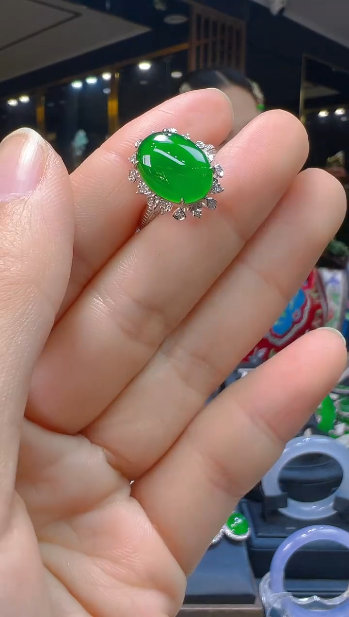 18K金镶嵌戒指翡翠064 