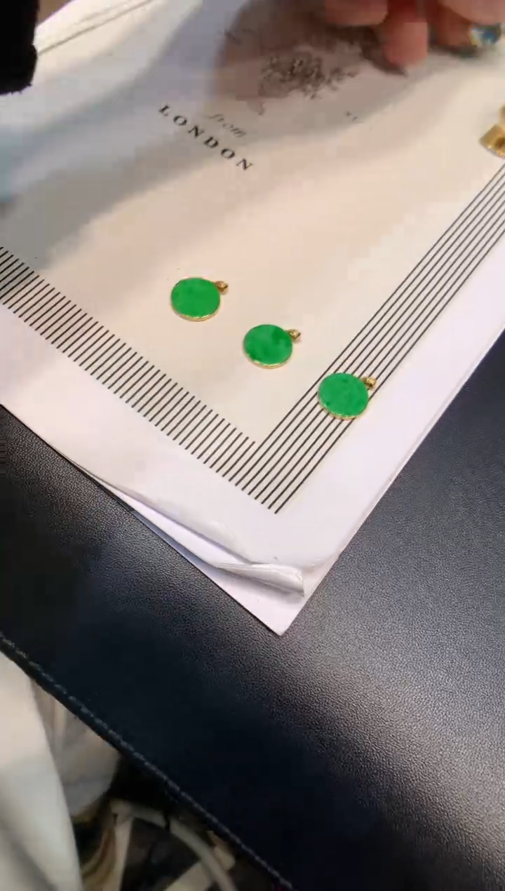 颈饰18K金镶嵌翡翠无事牌 多样性发一件