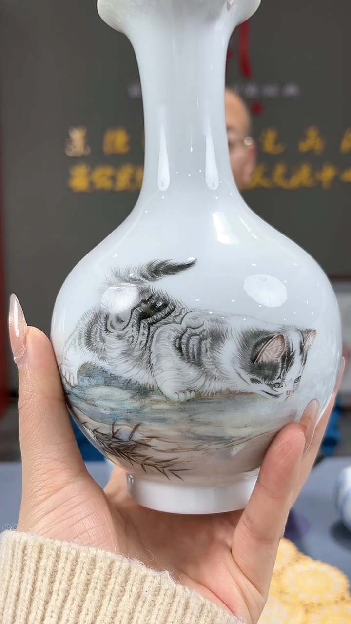 【闪购商品】官窑瓷画院183官窑瓷画院猫咪赏瓶