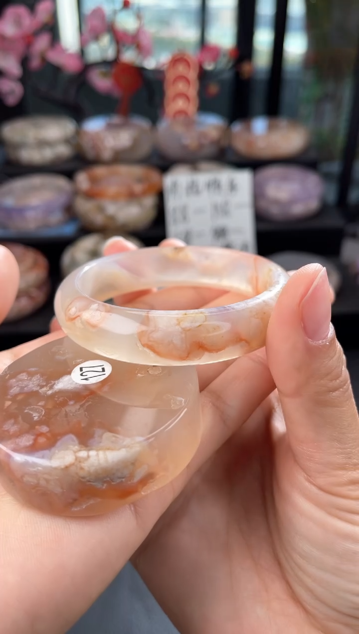 【闪购商品】石英质玉手镯未镶嵌55