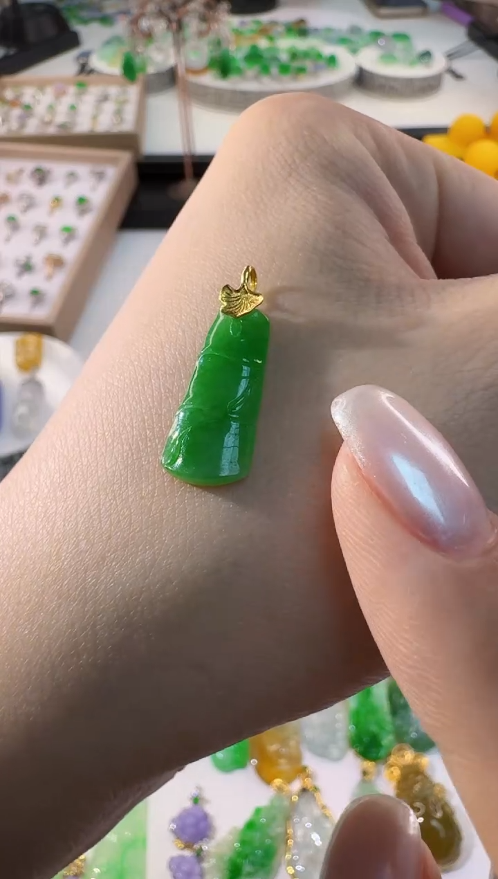 翡翠18K金镶嵌吊坠(不含链)天然缅甸A货翡翠