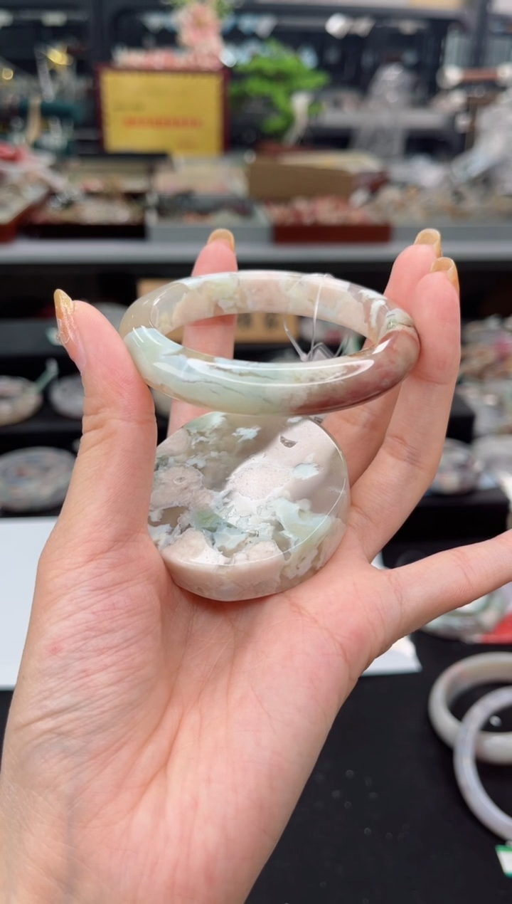 【闪购商品】石英质玉手镯未镶嵌54圈口（赠品镯心）6540009