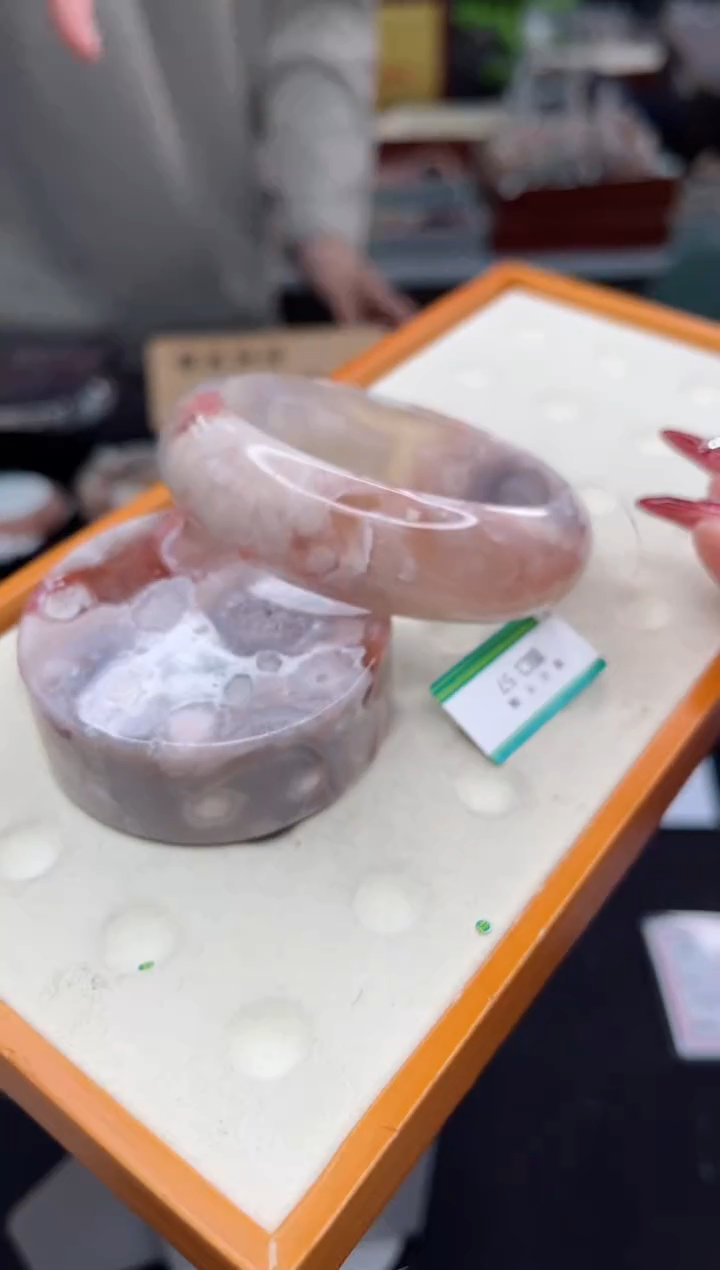 【闪购商品】石英质玉手镯未镶嵌57圈口（赠品镯心）1600074