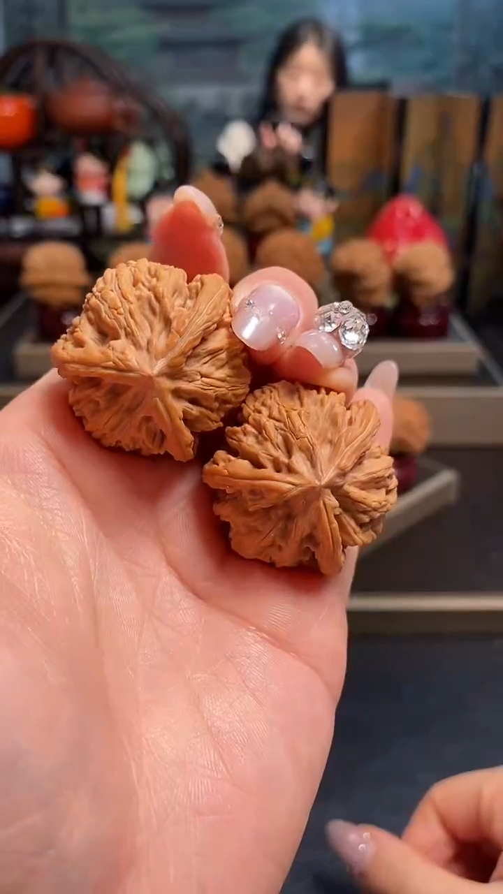 【闪购商品】文玩核桃吊坠K444文山三棱35