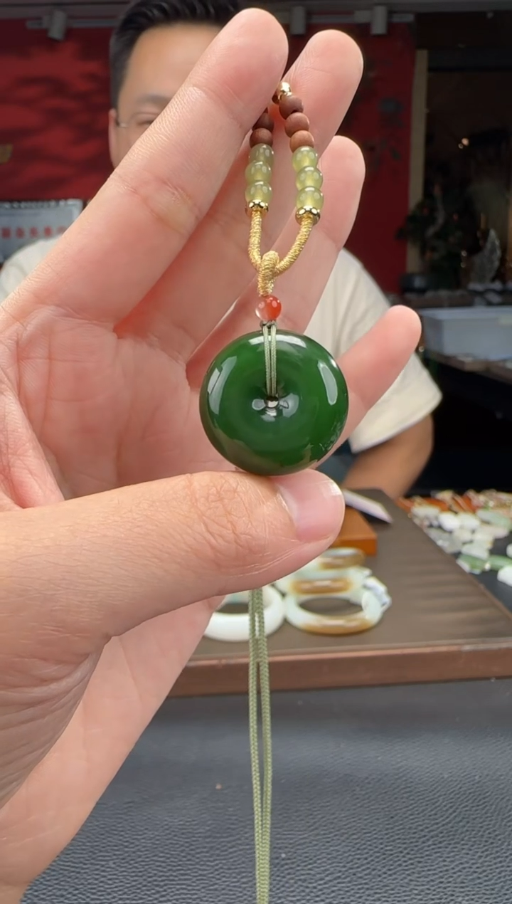 和田玉未镶嵌颈饰碧玉平安扣