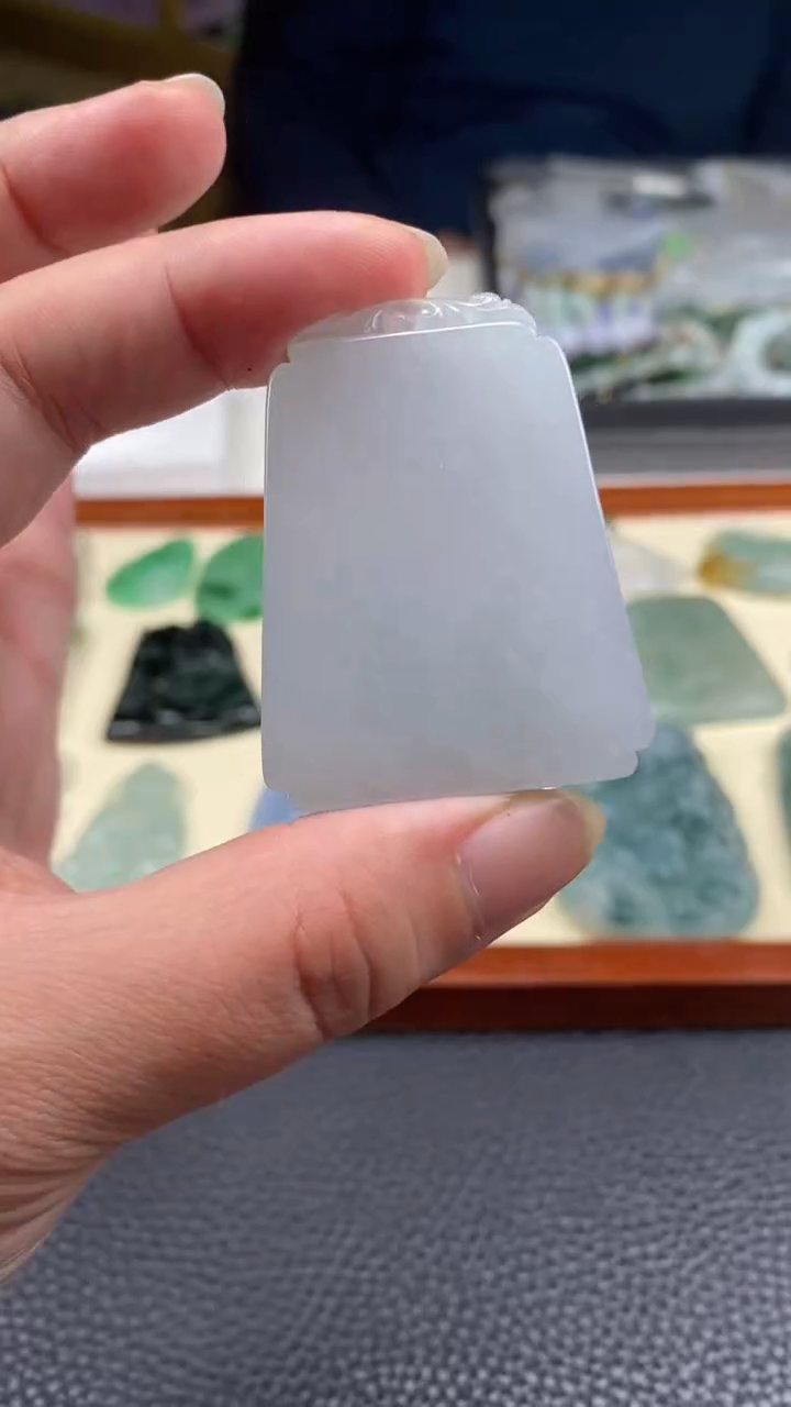 【闪购商品】翡翠挂件未镶嵌无事牌