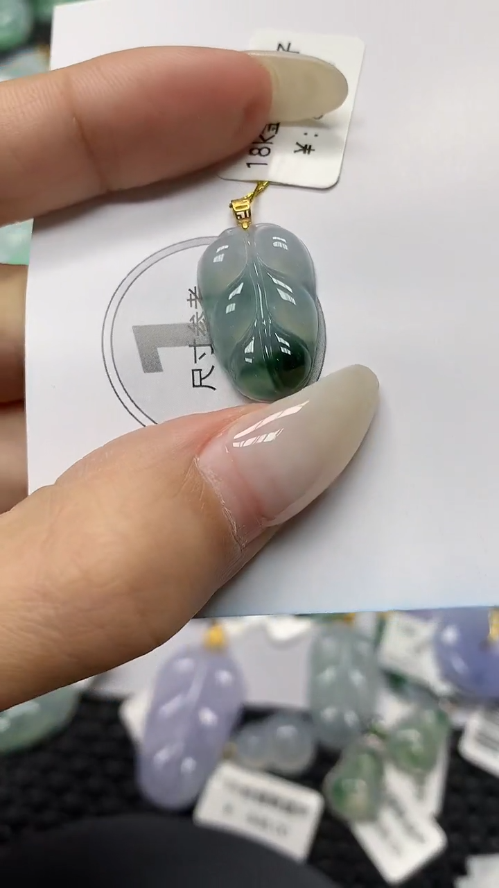 颈饰18K金镶嵌翡翠11111111111