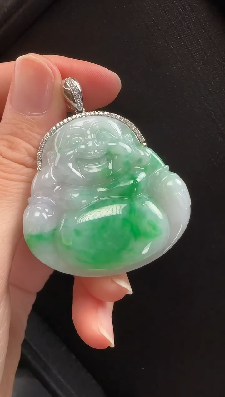 颈饰18K金镶嵌翡翠332玉佛一个