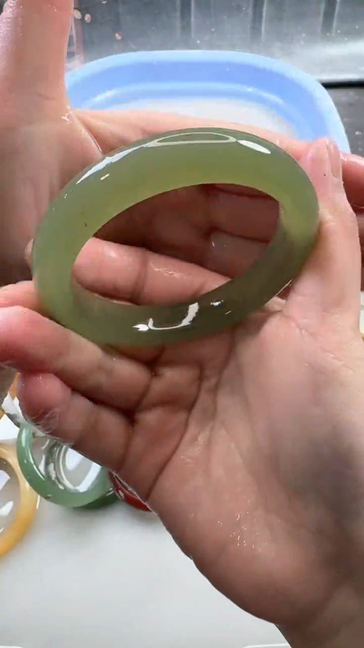 【闪购商品】石英质玉手镯未镶嵌75