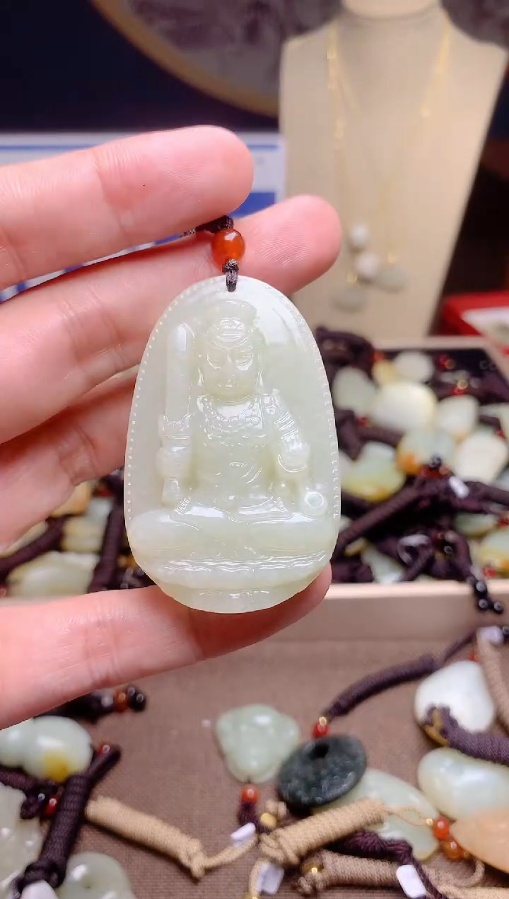 和田玉未镶嵌颈饰1