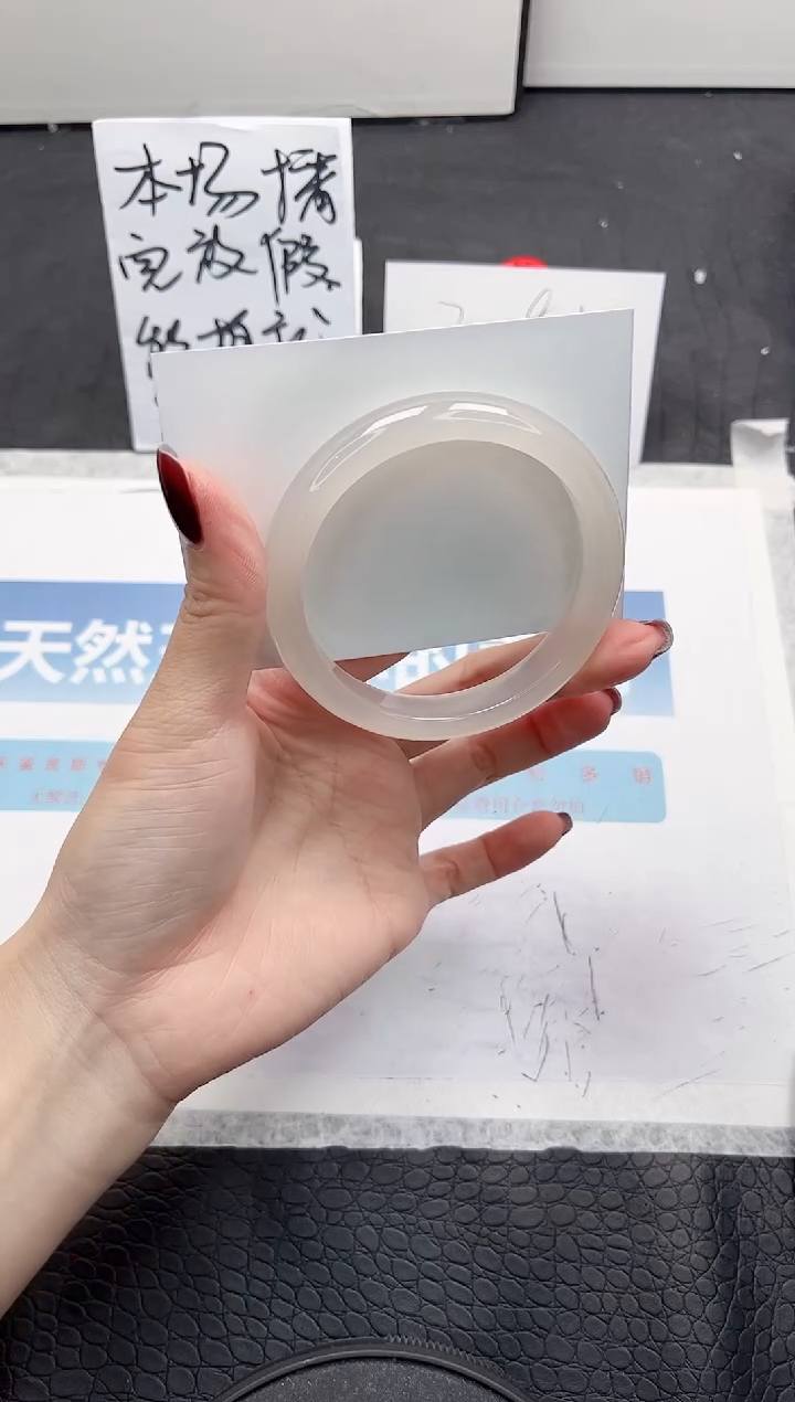 【闪购商品】石英质玉手镯未镶嵌L363-58.4