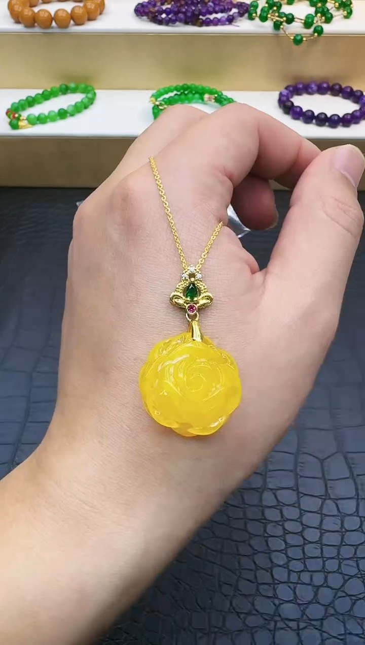 【闪购商品】蜜蜡吊坠(赠链)14K金镶嵌402