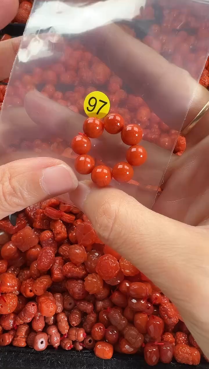 颈饰未镶嵌南红玛瑙1